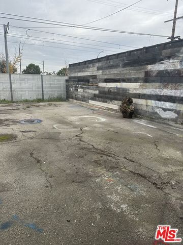 2411 Exposition Place, Los Angeles, CA 90018