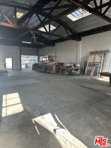 2411 Exposition Place, Los Angeles, CA 90018