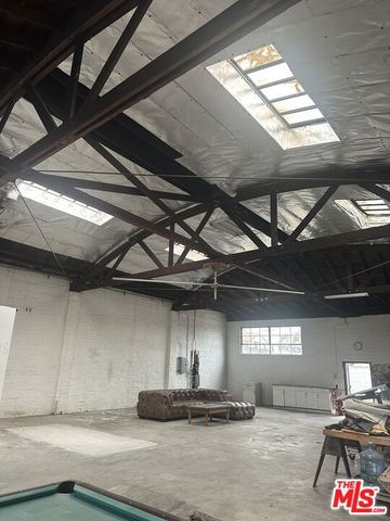 2411 Exposition Place, Los Angeles, CA 90018