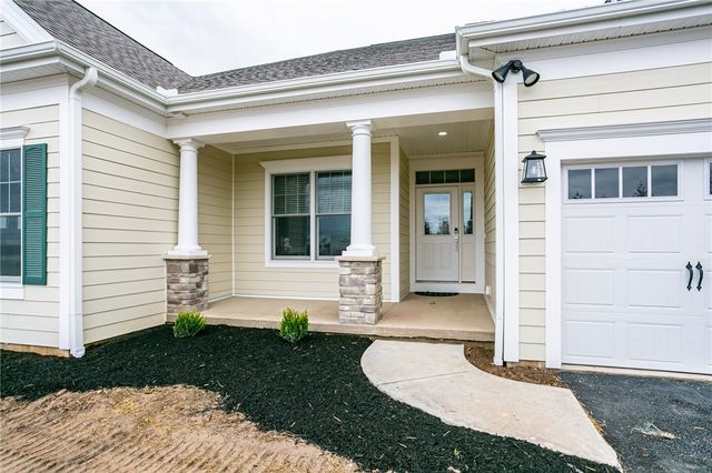 243 Bretlyn Circle, Brighton, NY 14618