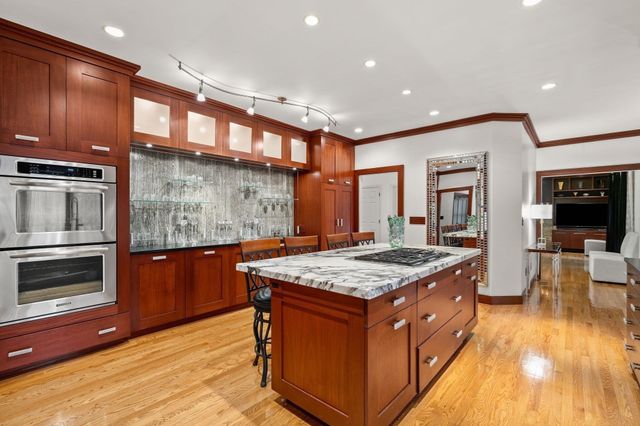 10 Holly Lane, Beverly, MA 01915