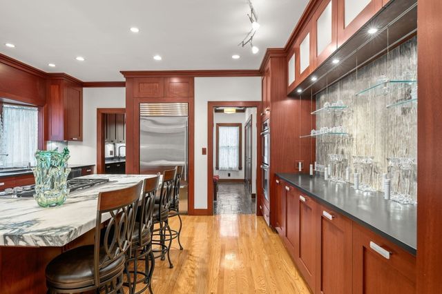10 Holly Lane, Beverly, MA 01915
