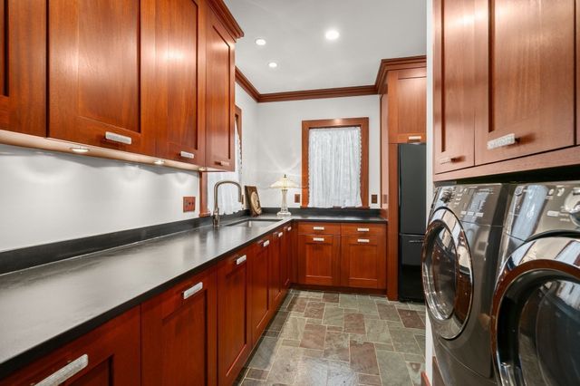 10 Holly Lane, Beverly, MA 01915