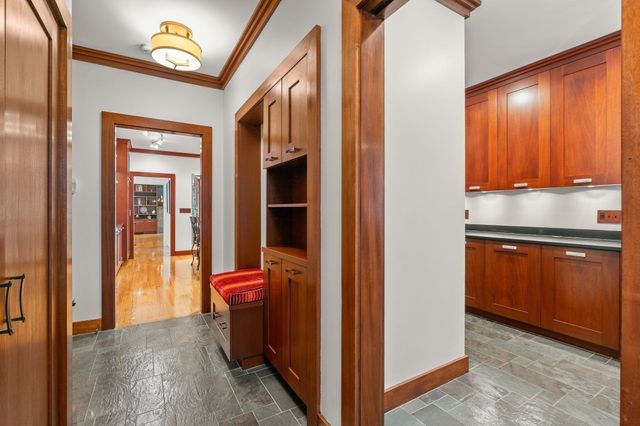 10 Holly Lane, Beverly, MA 01915