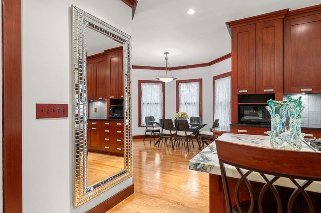 10 Holly Lane, Beverly, MA 01915