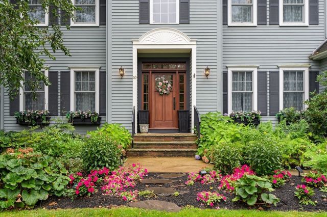 10 Holly Lane, Beverly, MA 01915