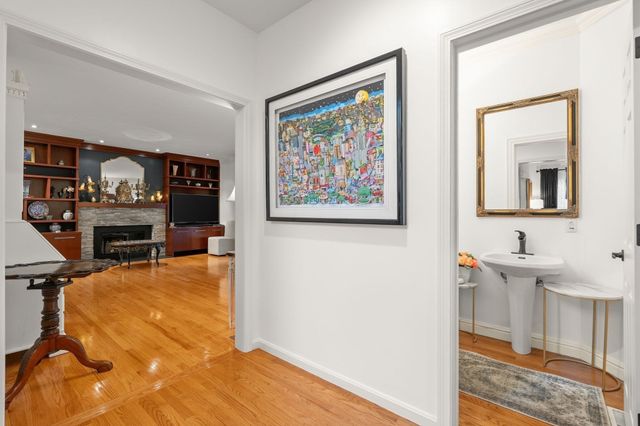 10 Holly Lane, Beverly, MA 01915