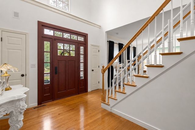 10 Holly Lane, Beverly, MA 01915