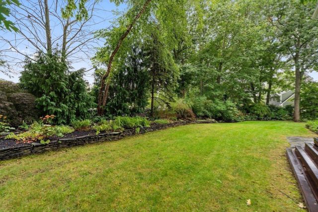 10 Holly Lane, Beverly, MA 01915