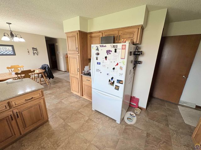 1984 Road D, Emporia, KS 66801