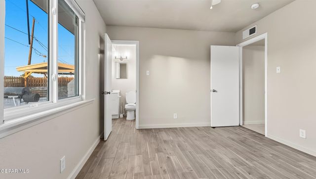 513 GILMORE Way, El Paso, TX 79907