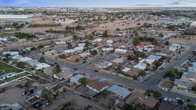 513 GILMORE Way, El Paso, TX 79907