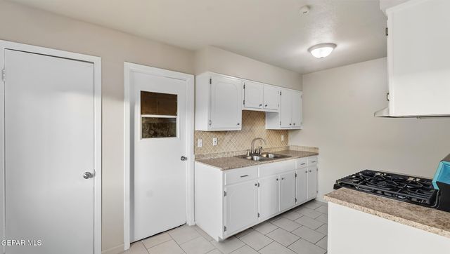 513 GILMORE Way, El Paso, TX 79907