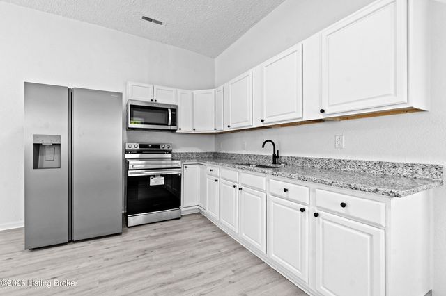 1525 Hale Ave, Louisville, KY 40210