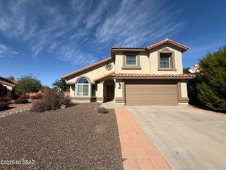 874 W Port Royal Place, Oro Valley, AZ 85737