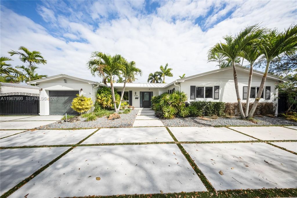 Image 1 of property listing at 10485 SW 109th St, Miami, FL 33176