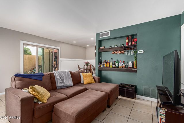 948 S Alma School Road 128, Mesa, AZ 85210