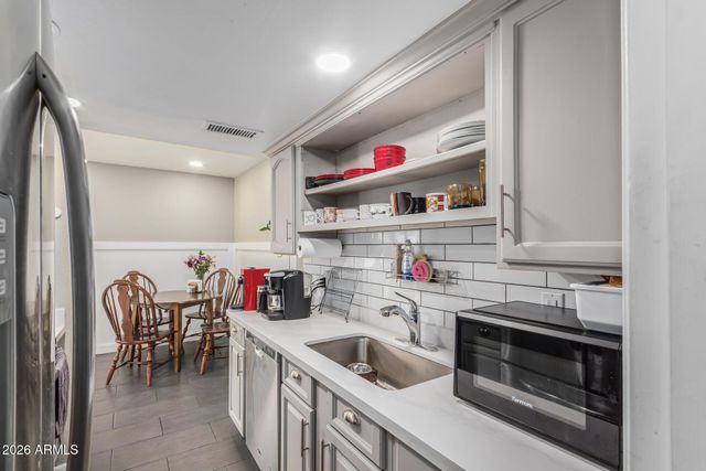 948 S Alma School Road 128, Mesa, AZ 85210