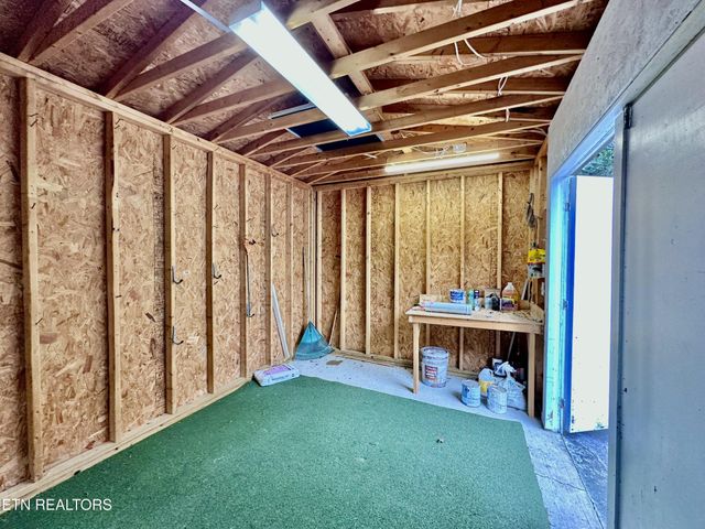 206 Randall Fugate Rd, Spring City, TN 37381