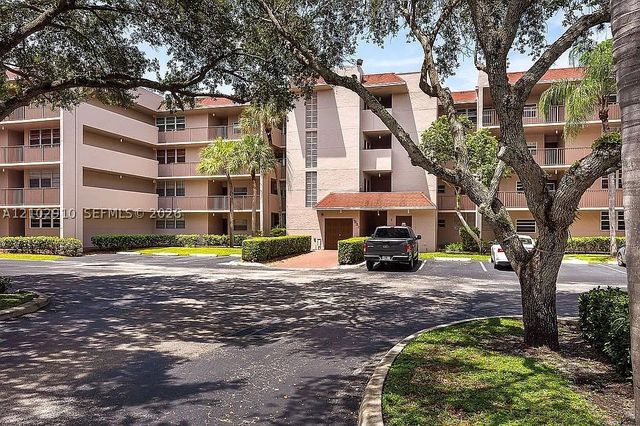 1931 Sabal Palm Dr 301, Davie, FL 33324