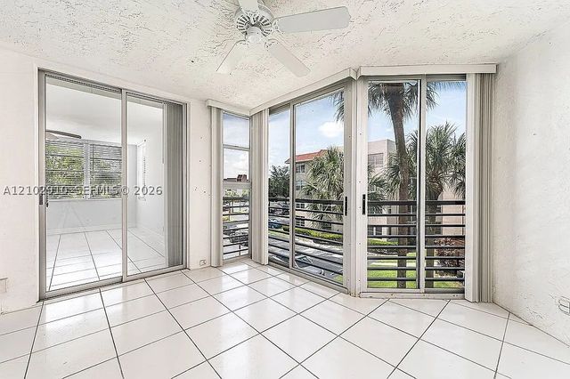 1931 Sabal Palm Dr 301, Davie, FL 33324