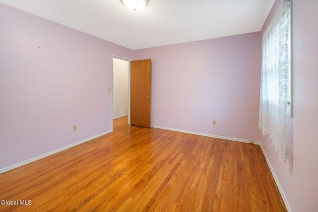 77 Bridle Path, Colonie, NY 12205