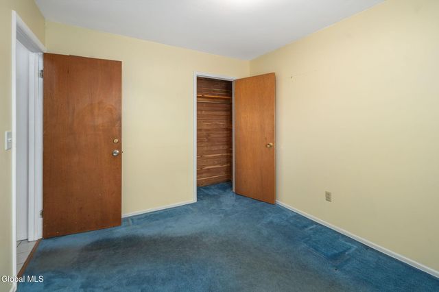 77 Bridle Path, Colonie, NY 12205