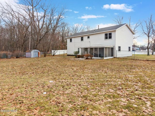 77 Bridle Path, Colonie, NY 12205