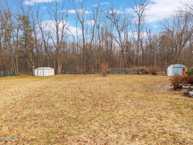 77 Bridle Path, Colonie, NY 12205