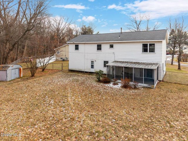 77 Bridle Path, Colonie, NY 12205