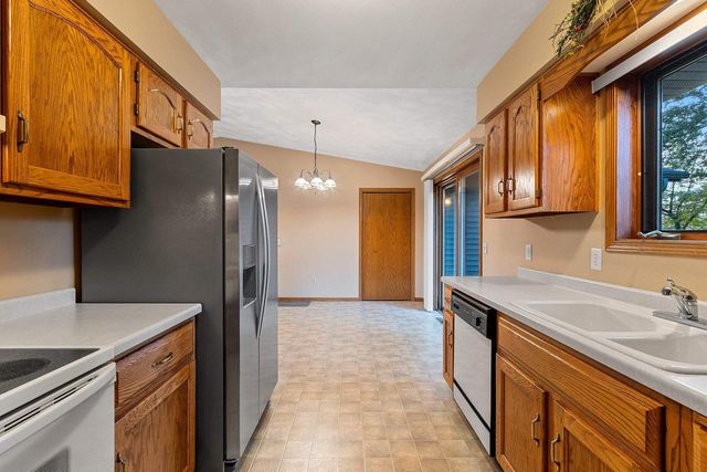 120 HILLSIDE LANE, Shawano, WI 54166