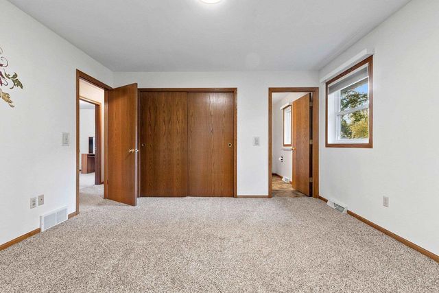 120 HILLSIDE LANE, Shawano, WI 54166