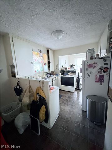 1129 Barton Place NE, Canton, OH 44705