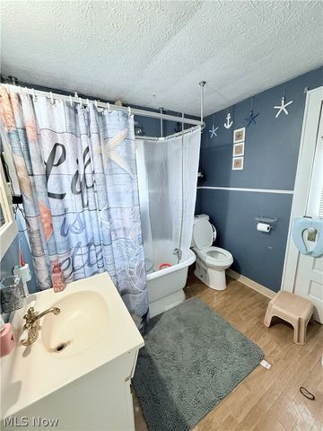 1129 Barton Place NE, Canton, OH 44705