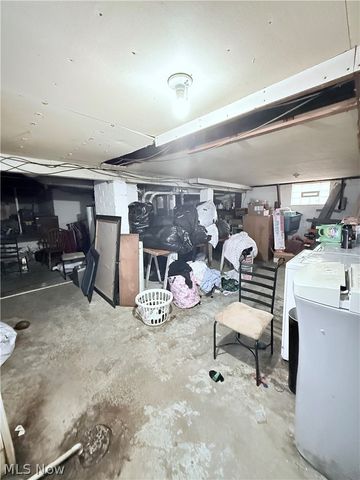 1129 Barton Place NE, Canton, OH 44705