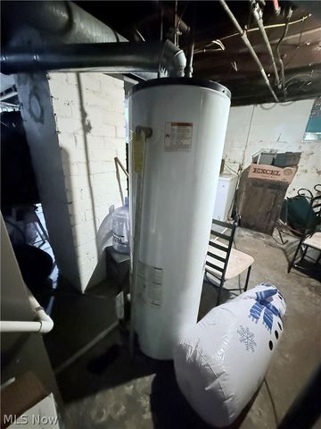 1129 Barton Place NE, Canton, OH 44705