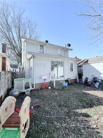 1129 Barton Place NE, Canton, OH 44705