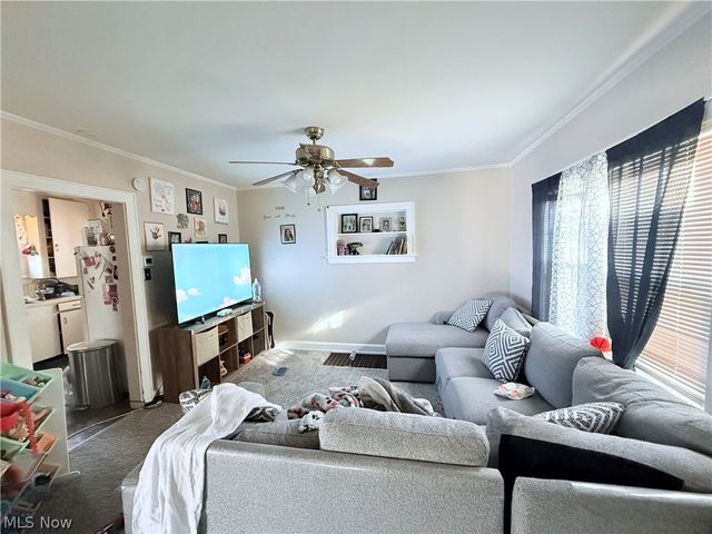 1129 Barton Place NE, Canton, OH 44705