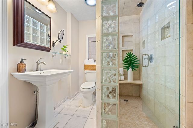 78 E Brookside Avenue, Akron, OH 44301