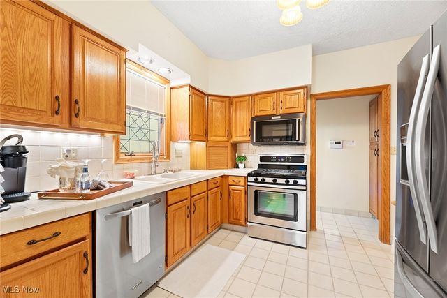 78 E Brookside Avenue, Akron, OH 44301