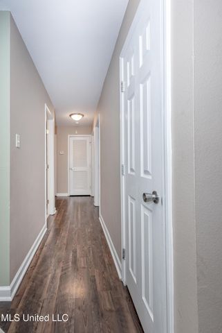 2421 Beachview Drive, H2, Ocean Springs, MS 39564
