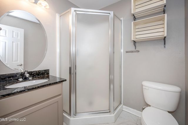2421 Beachview Drive, H2, Ocean Springs, MS 39564