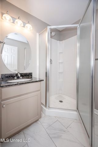 2421 Beachview Drive, H2, Ocean Springs, MS 39564