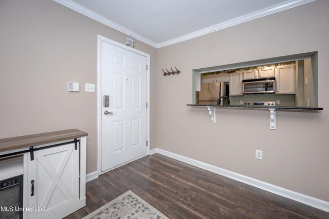 2421 Beachview Drive, H2, Ocean Springs, MS 39564