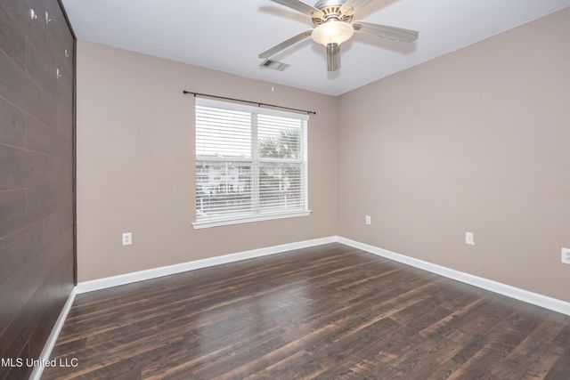 2421 Beachview Drive, H2, Ocean Springs, MS 39564