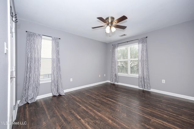 2421 Beachview Drive, H2, Ocean Springs, MS 39564