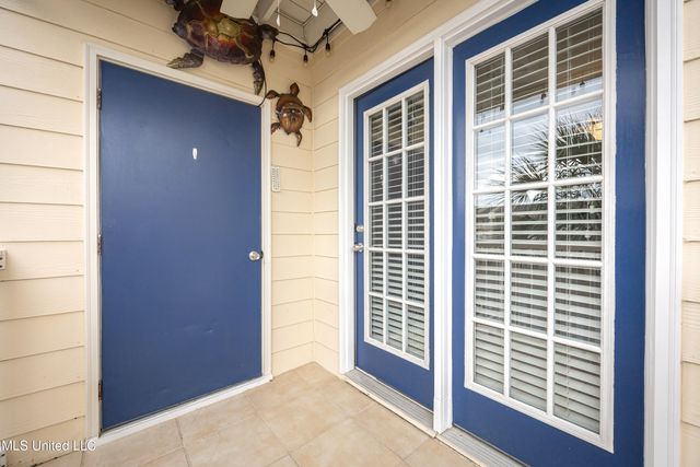2421 Beachview Drive, H2, Ocean Springs, MS 39564