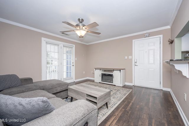2421 Beachview Drive, H2, Ocean Springs, MS 39564