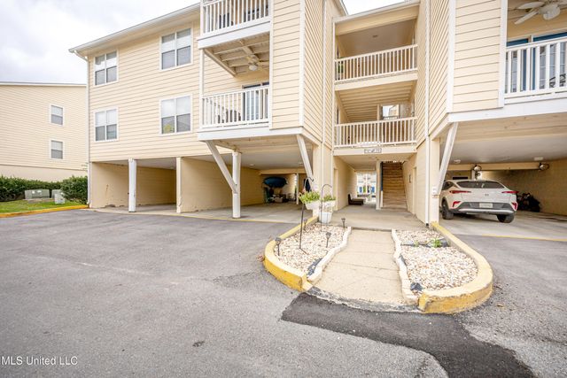 2421 Beachview Drive, H2, Ocean Springs, MS 39564