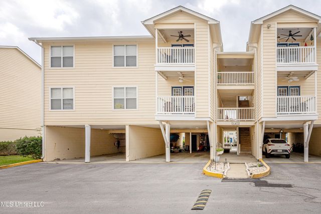 2421 Beachview Drive, H2, Ocean Springs, MS 39564